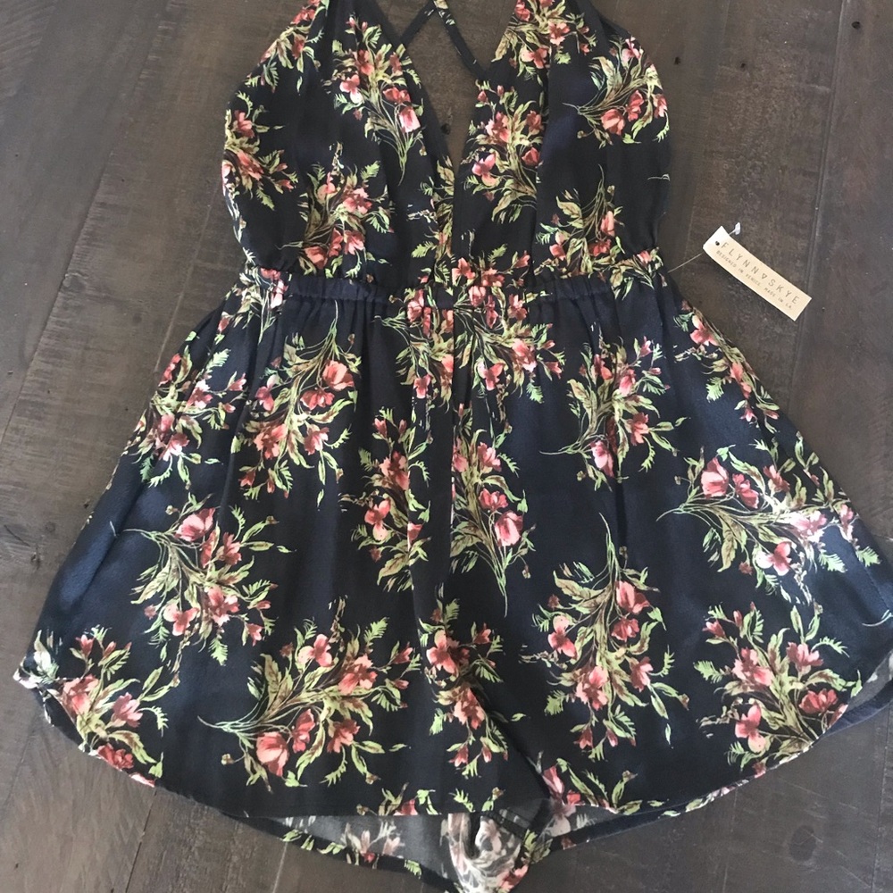 Flynn Skye, new with tags, medium